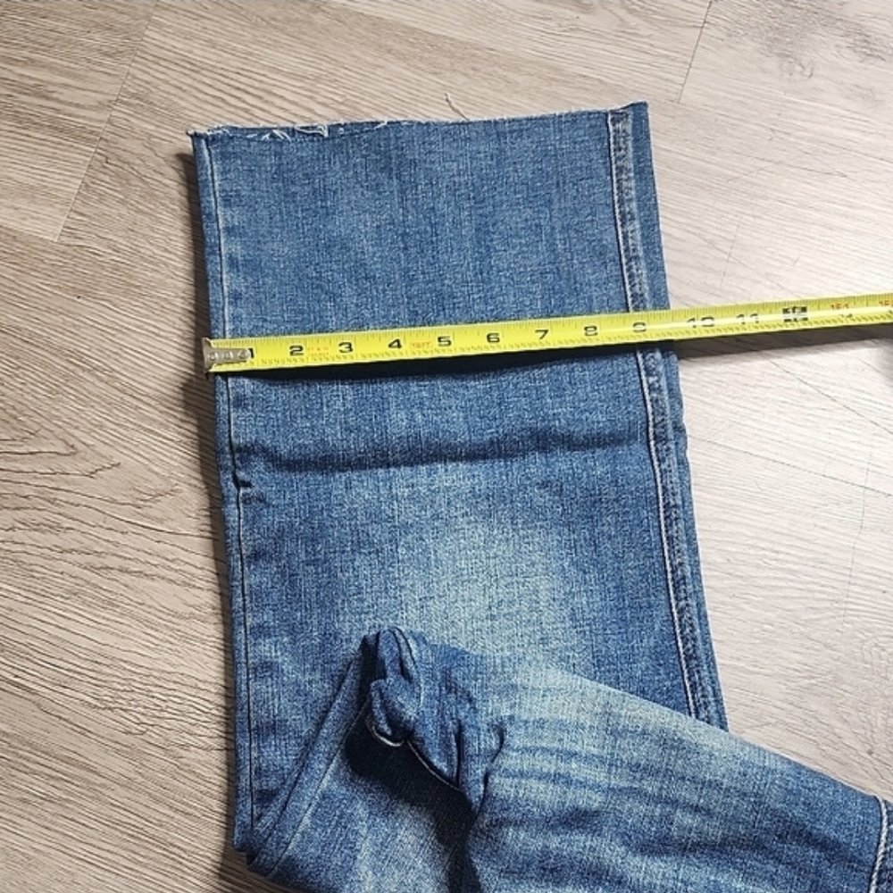 Judy Blue Medium Wash Blue Jeans - Picture 2 of 12